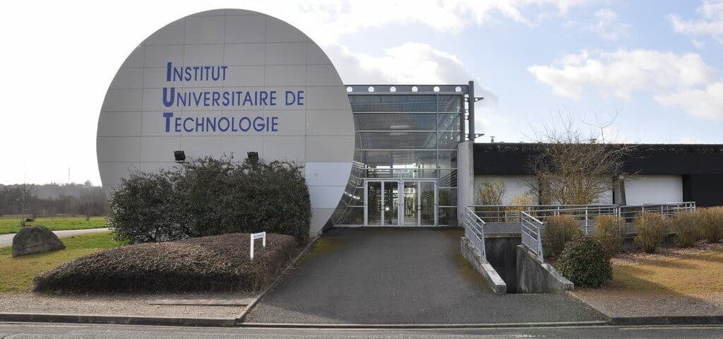 Institut Universitaire de Technologique (IUT) Douala